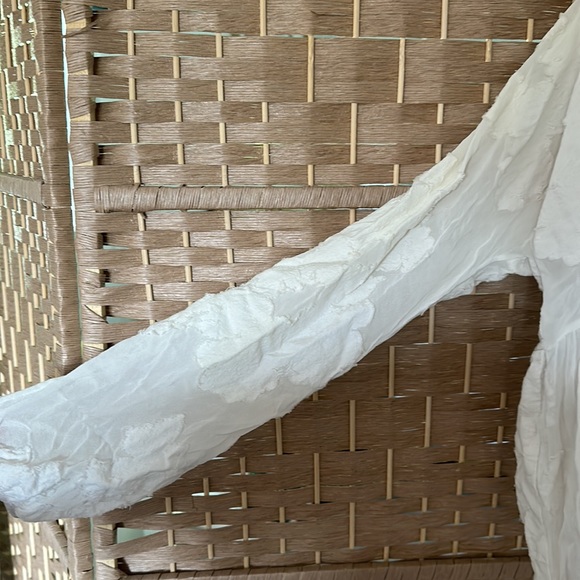 ARITZIA Wilfred White Blouse - Picture 4 of 6